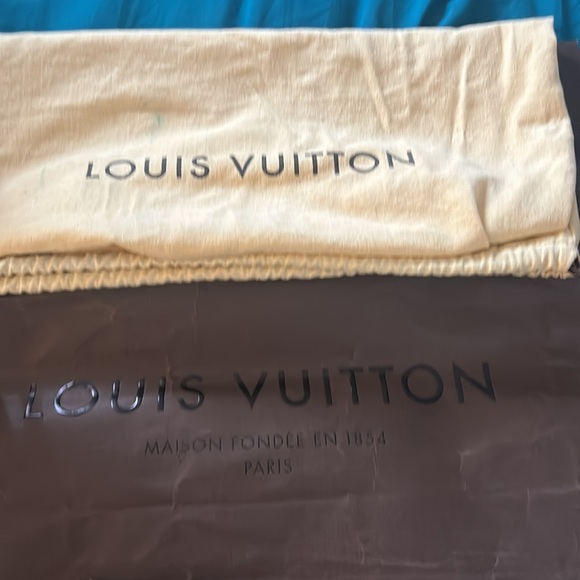 2014 Louis Vuitton purse - Picture 3 of 10